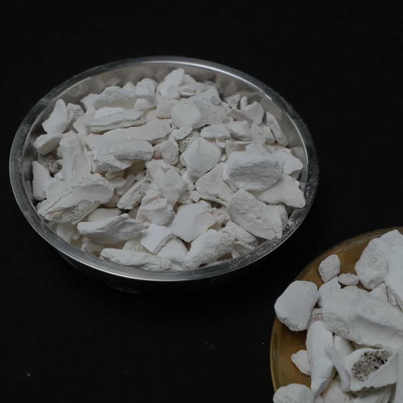 99% Purity Calcined Cow Bone Ash Insoluble In Water Density Of 3.14G/Cm³ For Fertilizer Animal Feed