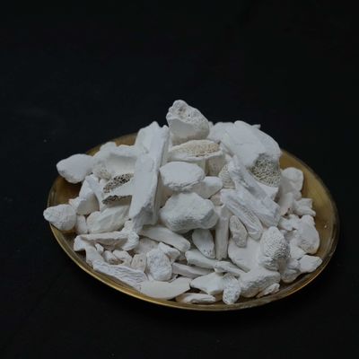 White Ceramics Pulverized Bone Ash High Density With A Density Range Of 2.3 To 2.5 G/cm³.